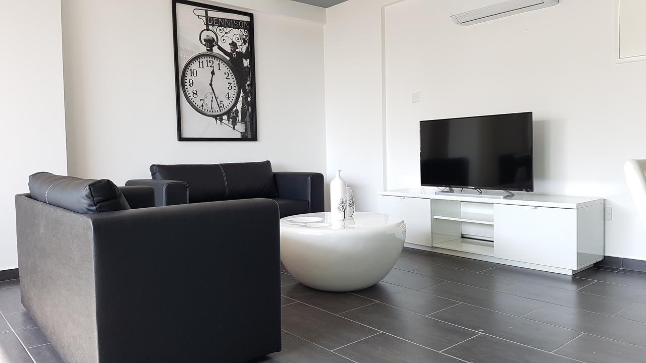 Dezo Luxury Town Apartment Larnaca Extérieur photo